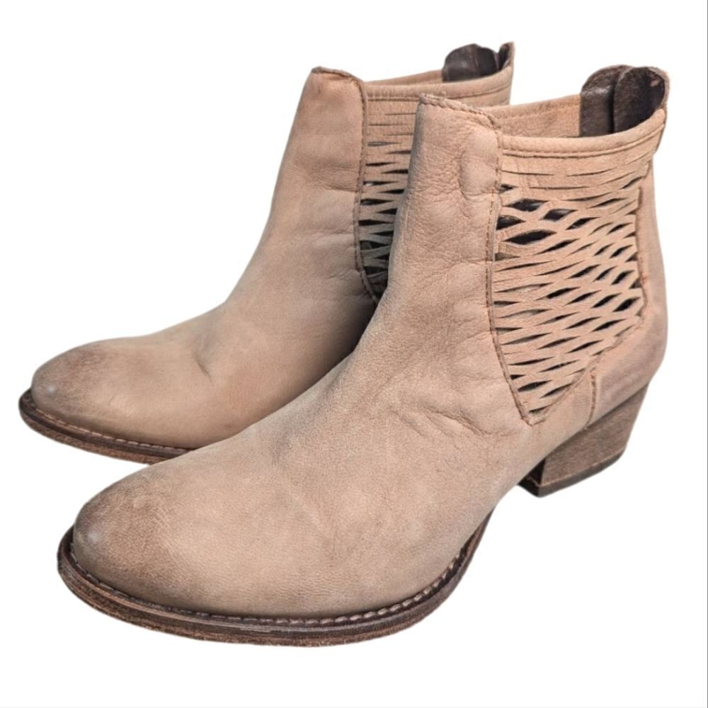 Joe's Jeans Humbert mocha light brown suede leather lazercut ankle booties 7.5